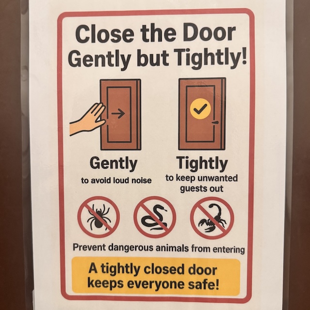 Close the door sign